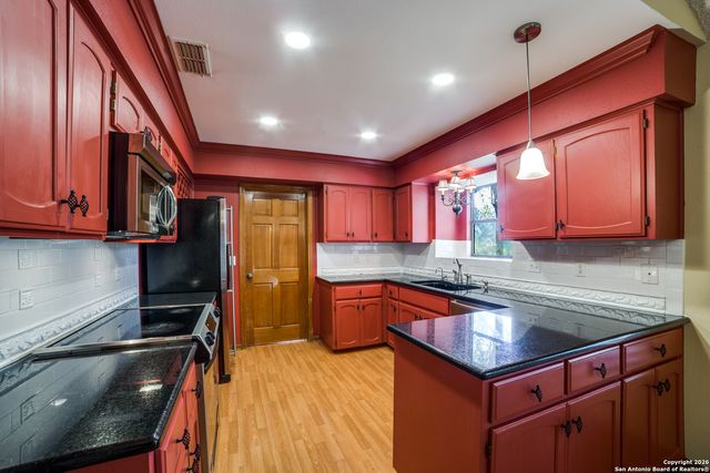 9711 Misty Trail, San Antonio, TX 78254