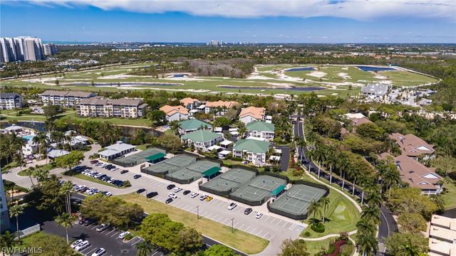 425 Cove Tower DR 502, Naples, FL 34110