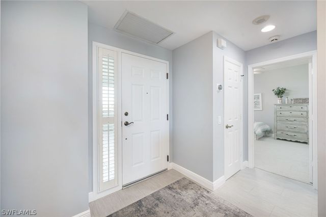 425 Cove Tower DR 502, Naples, FL 34110