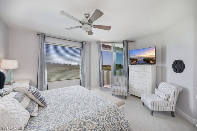 425 Cove Tower DR 502, Naples, FL 34110