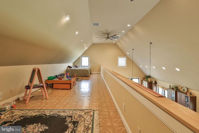 8728 CARDINAL RD, New Tripoli, PA 18066