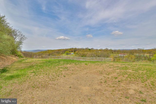 8728 CARDINAL RD, New Tripoli, PA 18066