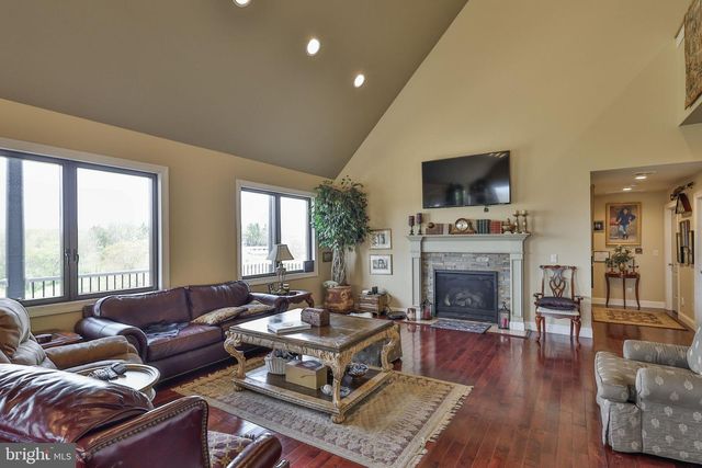 8728 CARDINAL RD, New Tripoli, PA 18066