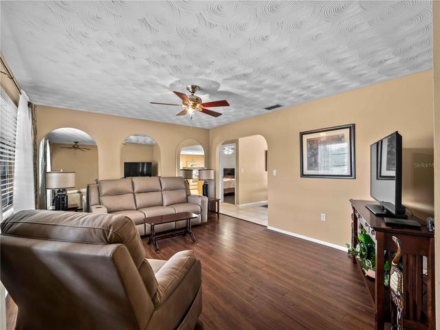 826 W VIRGINIA AVENUE, Punta Gorda, FL 33950