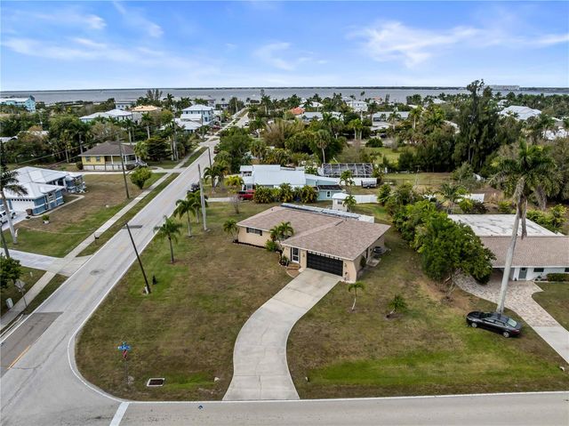 826 W VIRGINIA AVENUE, Punta Gorda, FL 33950