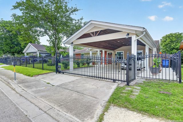 7318 Glen Cross, San Antonio, TX 78239