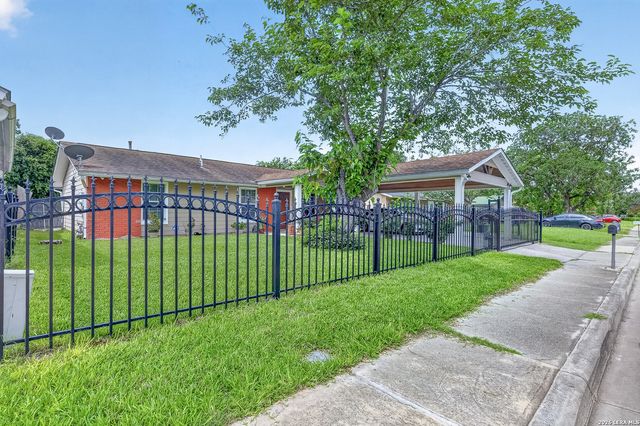 7318 Glen Cross, San Antonio, TX 78239
