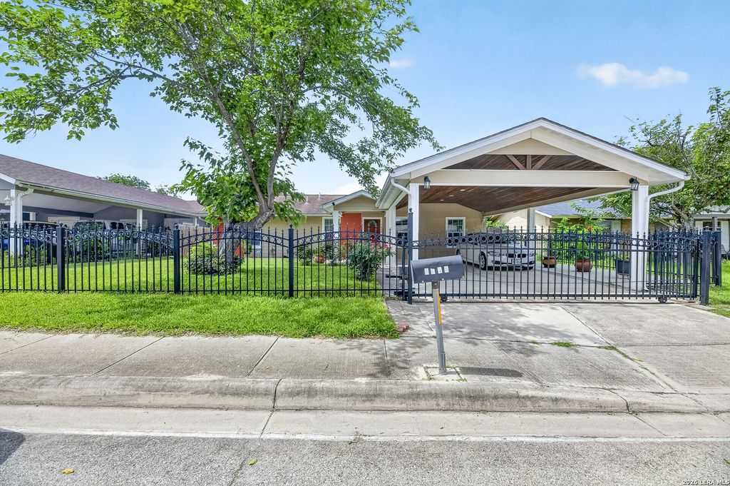 7318 Glen Cross, San Antonio, TX 78239