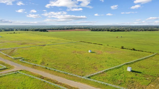 107 Homestead Court, Lipan, TX 76462