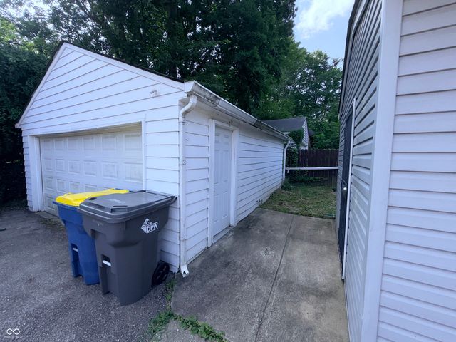 5917 Carrollton Avenue, Indianapolis, IN 46220