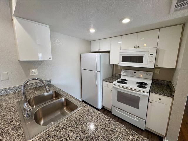 2017 5TH STREET W E, Bradenton, FL 34205