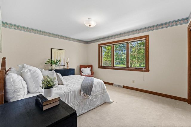1041 Horns Corners ROAD, Cedarburg, WI 53012