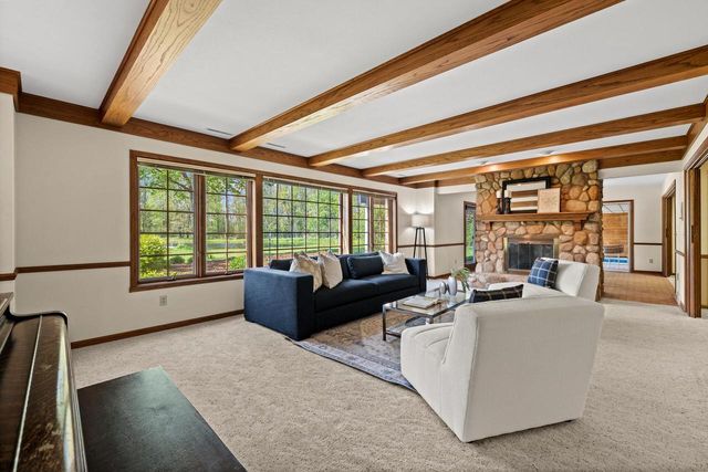 1041 Horns Corners ROAD, Cedarburg, WI 53012