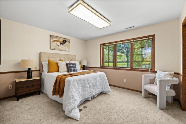1041 Horns Corners ROAD, Cedarburg, WI 53012