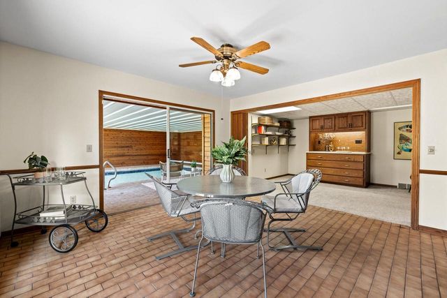 1041 Horns Corners ROAD, Cedarburg, WI 53012
