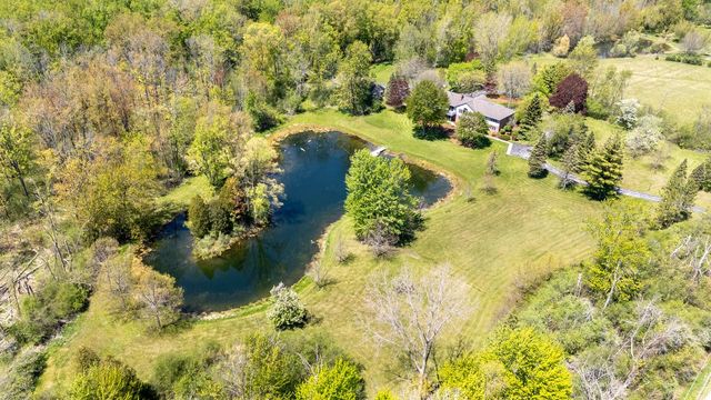 1041 Horns Corners ROAD, Cedarburg, WI 53012
