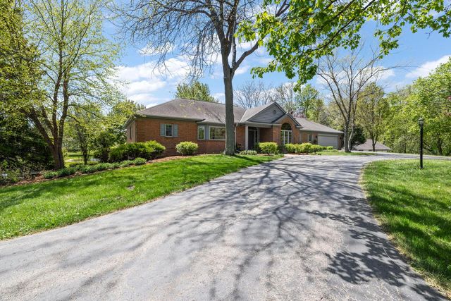 1041 Horns Corners ROAD, Cedarburg, WI 53012