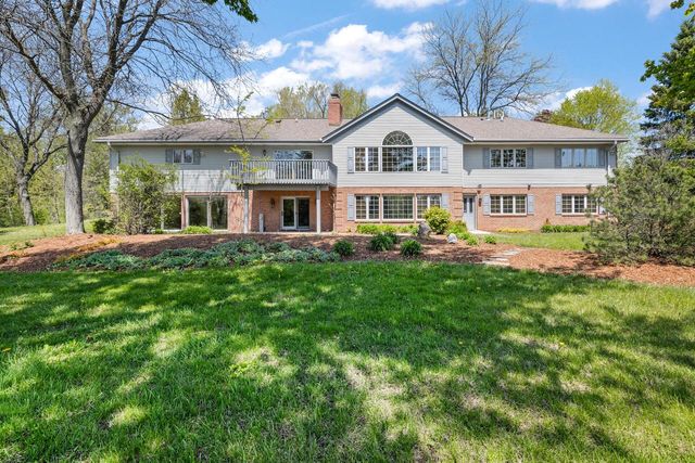 1041 Horns Corners ROAD, Cedarburg, WI 53012