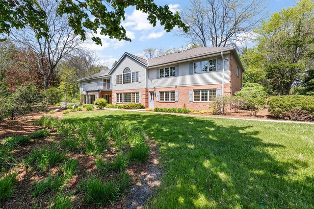 1041 Horns Corners ROAD, Cedarburg, WI 53012