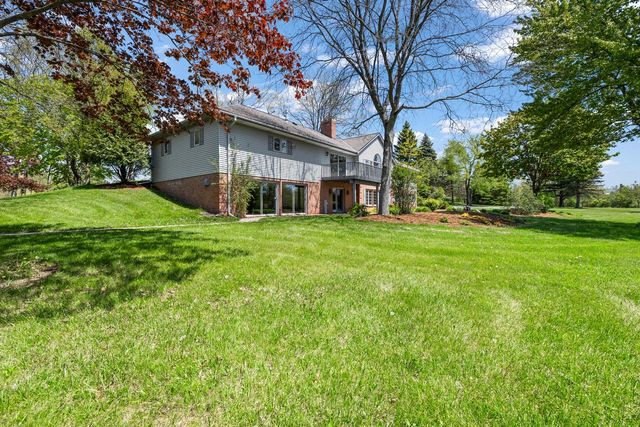 1041 Horns Corners ROAD, Cedarburg, WI 53012