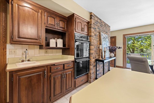 1041 Horns Corners ROAD, Cedarburg, WI 53012