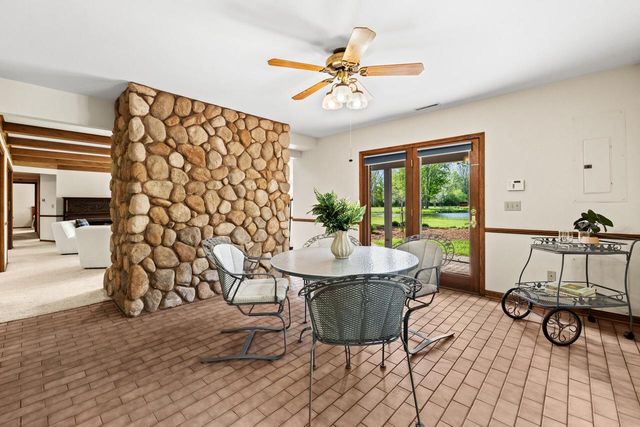 1041 Horns Corners ROAD, Cedarburg, WI 53012