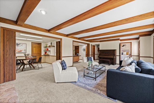 1041 Horns Corners ROAD, Cedarburg, WI 53012