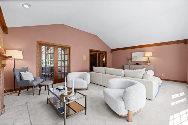 1041 Horns Corners ROAD, Cedarburg, WI 53012