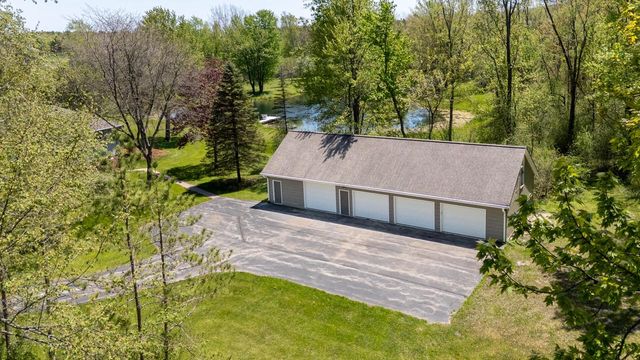 1041 Horns Corners ROAD, Cedarburg, WI 53012