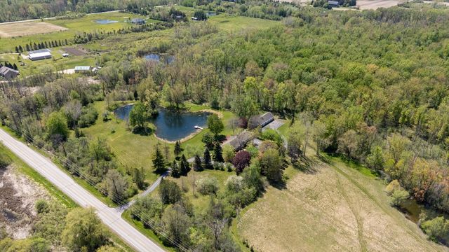 1041 Horns Corners ROAD, Cedarburg, WI 53012