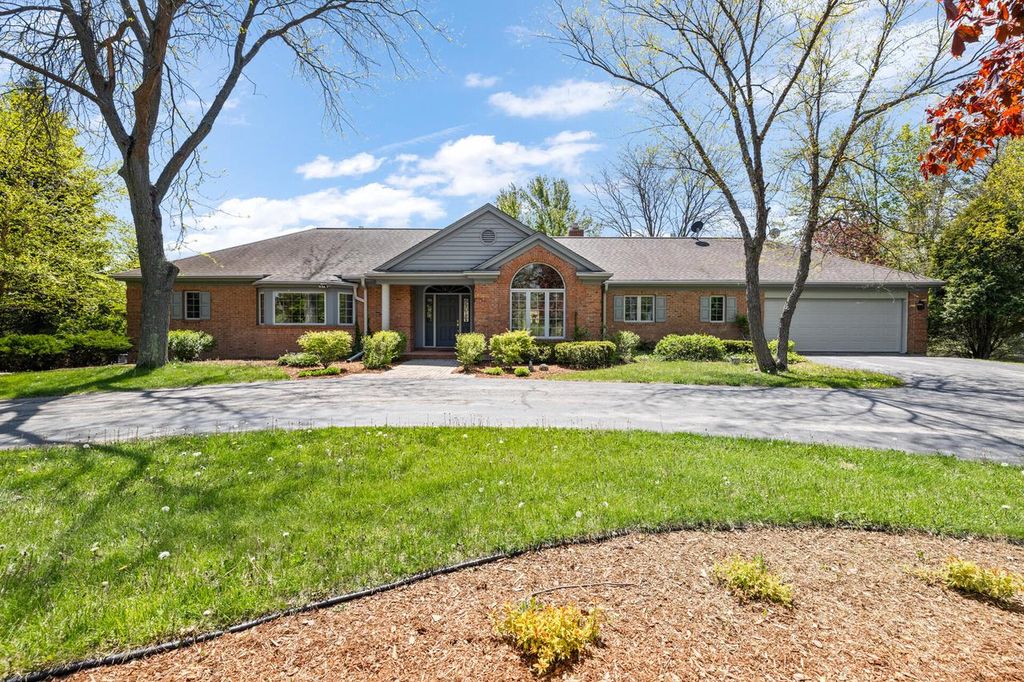1041 Horns Corners ROAD, Cedarburg, WI 53012