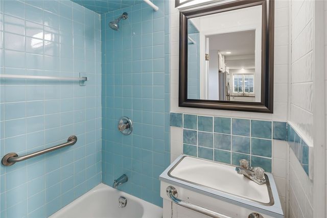 191 S Spruce Street, East Providence, RI 02914