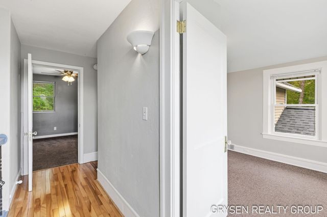 5527 W River Drive Ne, Plainfield Twp, MI 49321