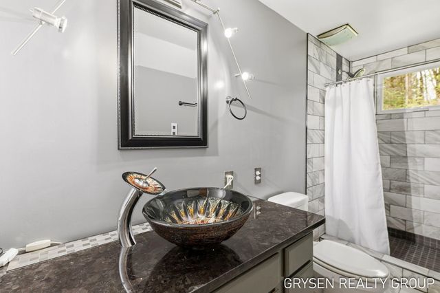 5527 W River Drive Ne, Plainfield Twp, MI 49321