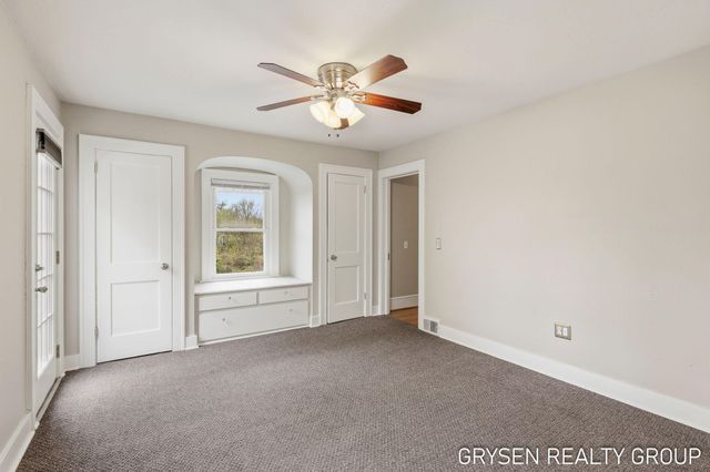 5527 W River Drive Ne, Plainfield Twp, MI 49321