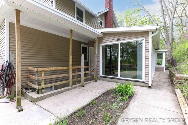 5527 W River Drive Ne, Plainfield Twp, MI 49321