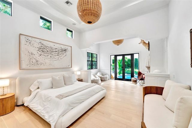 906 Seagrape Lane, Vero Beach, FL 32963