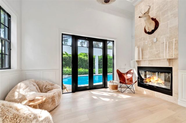 906 Seagrape Lane, Vero Beach, FL 32963