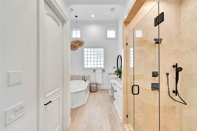 906 Seagrape Lane, Vero Beach, FL 32963