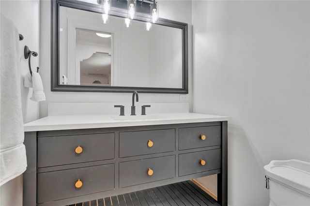 906 Seagrape Lane, Vero Beach, FL 32963