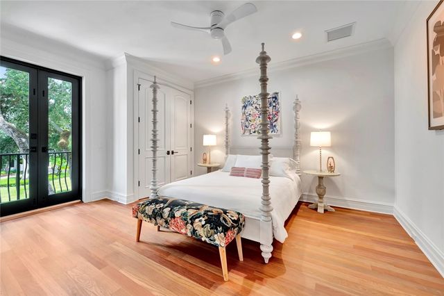 906 Seagrape Lane, Vero Beach, FL 32963