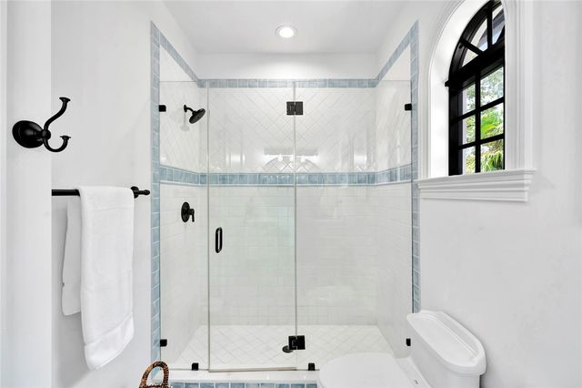 906 Seagrape Lane, Vero Beach, FL 32963