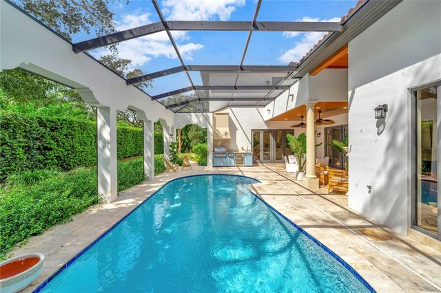 906 Seagrape Lane, Vero Beach, FL 32963