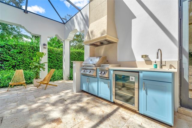 906 Seagrape Lane, Vero Beach, FL 32963