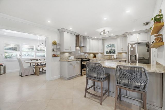 11700 NW 14th St, Pembroke Pines, FL 33026