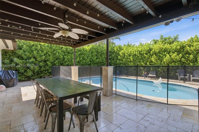 11700 NW 14th St, Pembroke Pines, FL 33026