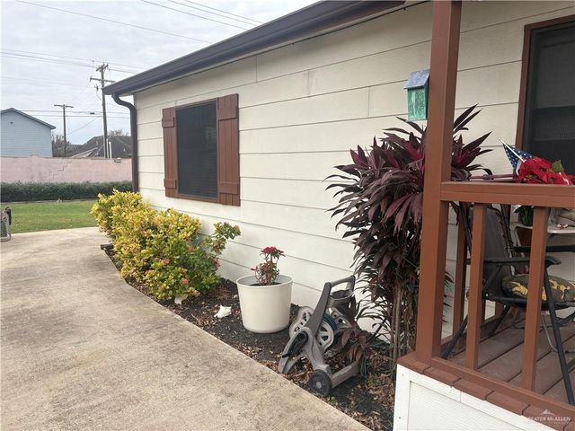 823 Santa Anna Drive, Alamo, TX 78516