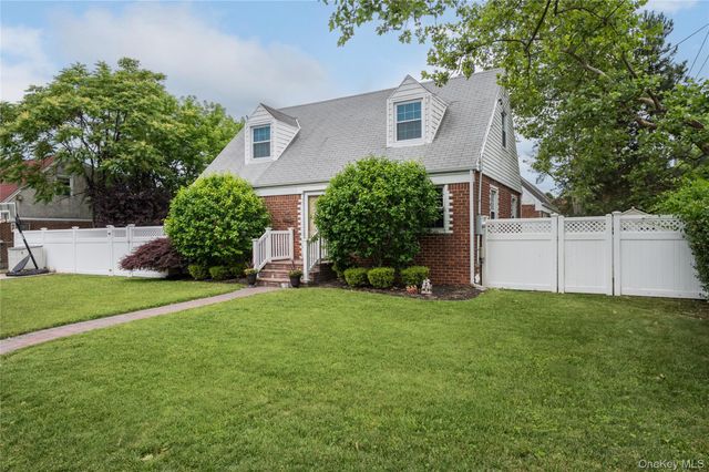 1030 North Drive, Merrick, NY 11566