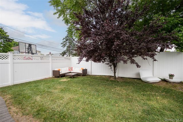 1030 North Drive, Merrick, NY 11566