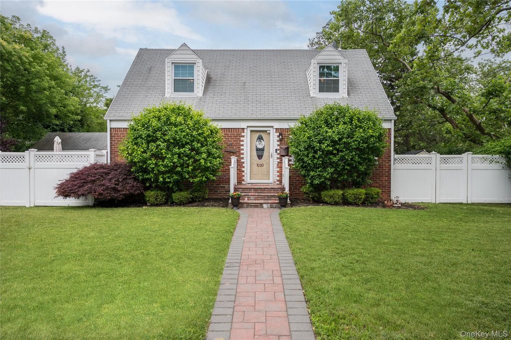 1030 North Drive, Merrick, NY 11566